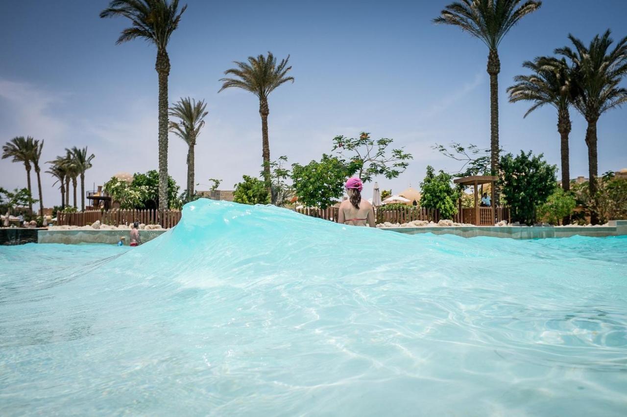 Hotel Grand Waterworld Makadi Family Star - Couples And Families Only Hurghada Esterno foto The Wave at the El Alamein Water Park