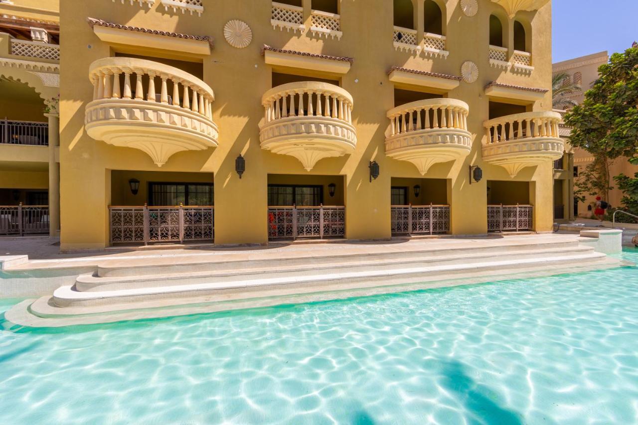 Hotel Grand Waterworld Makadi Family Star - Couples And Families Only Hurghada Esterno foto The swimming pool at the hotel