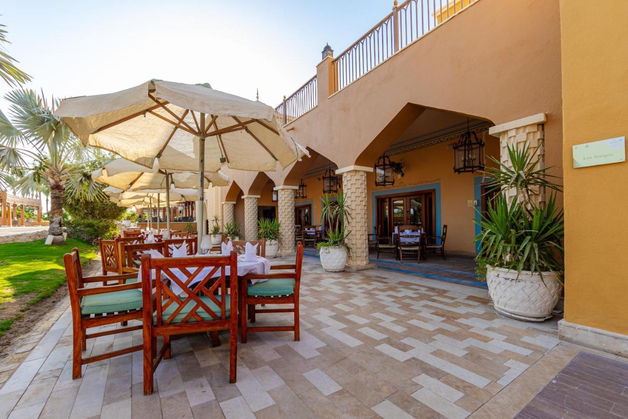 Hotel Grand Waterworld Makadi Family Star - Couples And Families Only Hurghada Esterno foto The resort's restaurant