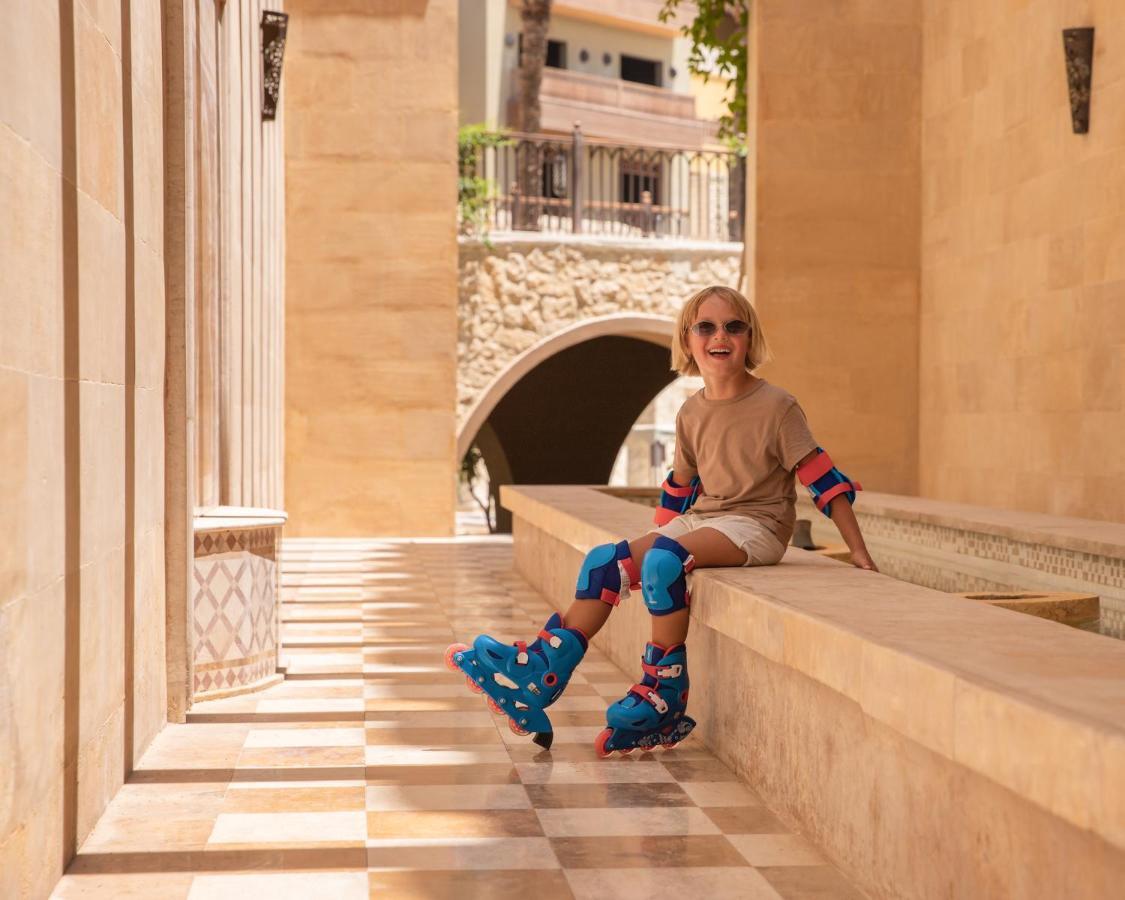 Hotel Grand Waterworld Makadi Family Star - Couples And Families Only Hurghada Esterno foto Rollerblade inline skates